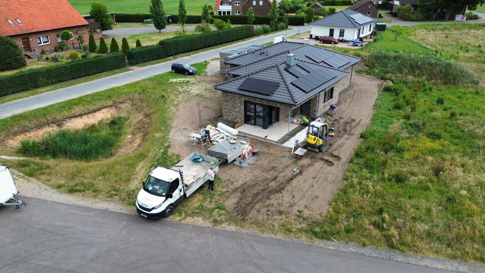 Erdarbeiten und Pflanzbeet-Anlage